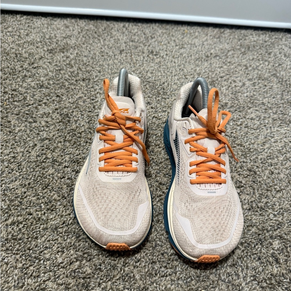Altra torin 5 Women's Running Shoes in Light Pink, Navy & Orange - Picture 3 of 8